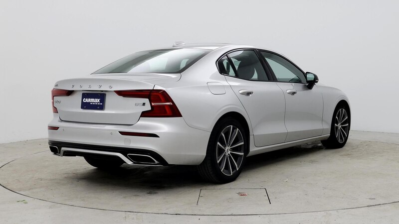 2022 Volvo S60 B5 Momentum 8