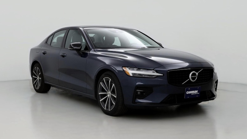 2022 Volvo S60 B5 Momentum Hero Image