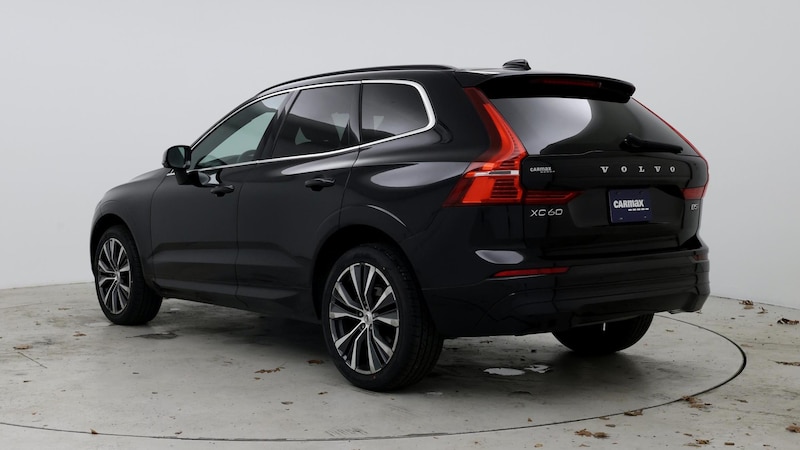 2022 Volvo XC60 B5 Momentum 2