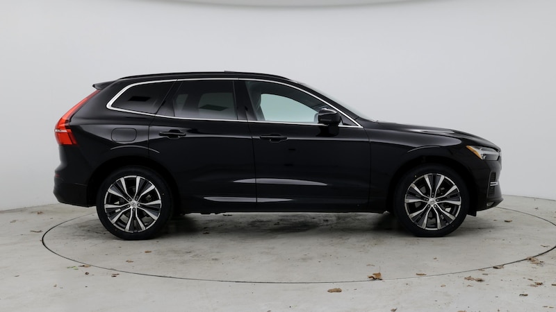 2022 Volvo XC60 B5 Momentum 7