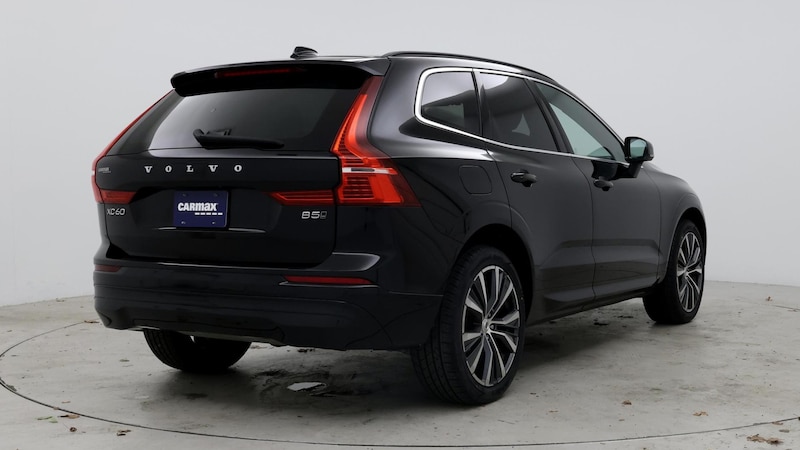 2022 Volvo XC60 B5 Momentum 8