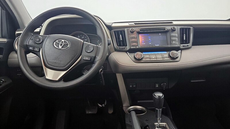 2015 Toyota RAV4 XLE 9