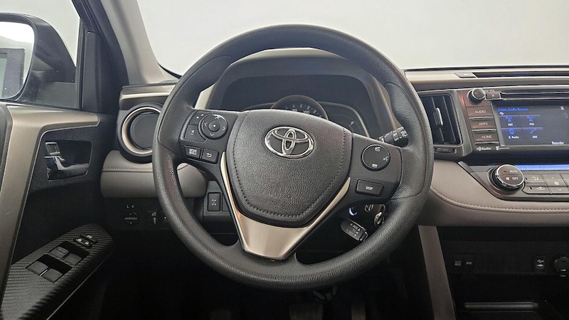 2015 Toyota RAV4 XLE 10