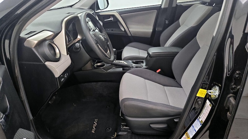 2015 Toyota RAV4 XLE 11