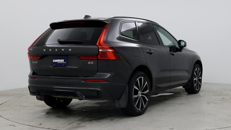 2023 Volvo XC60 B5 Plus 8