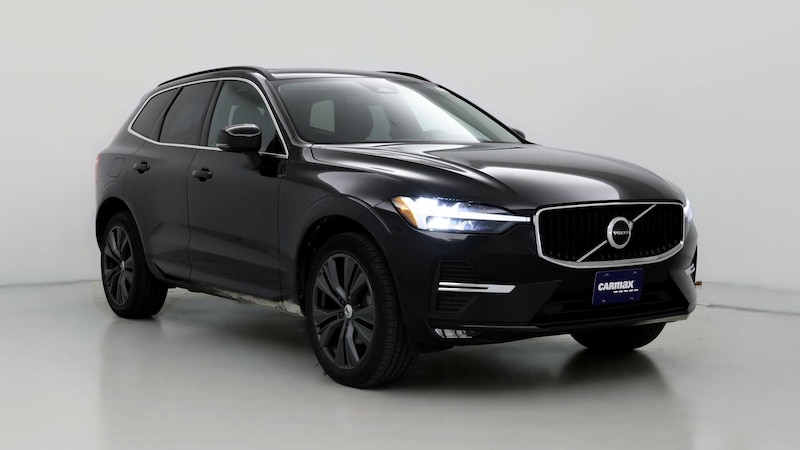 2022 Volvo XC60 B5 Momentum Hero Image