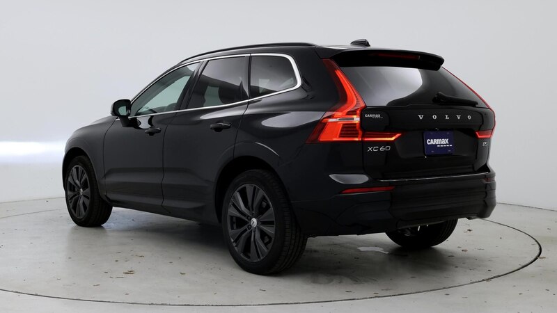 2022 Volvo XC60 B5 Momentum 2