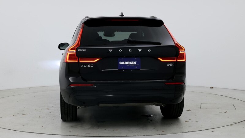 2022 Volvo XC60 B5 Momentum 6