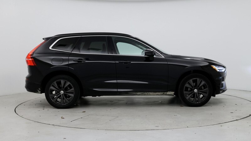 2022 Volvo XC60 B5 Momentum 7