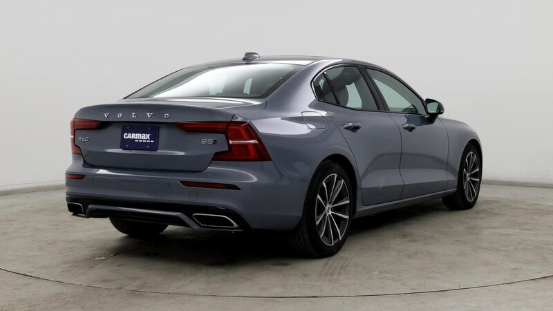 2022 Volvo S60 B5 Momentum 8