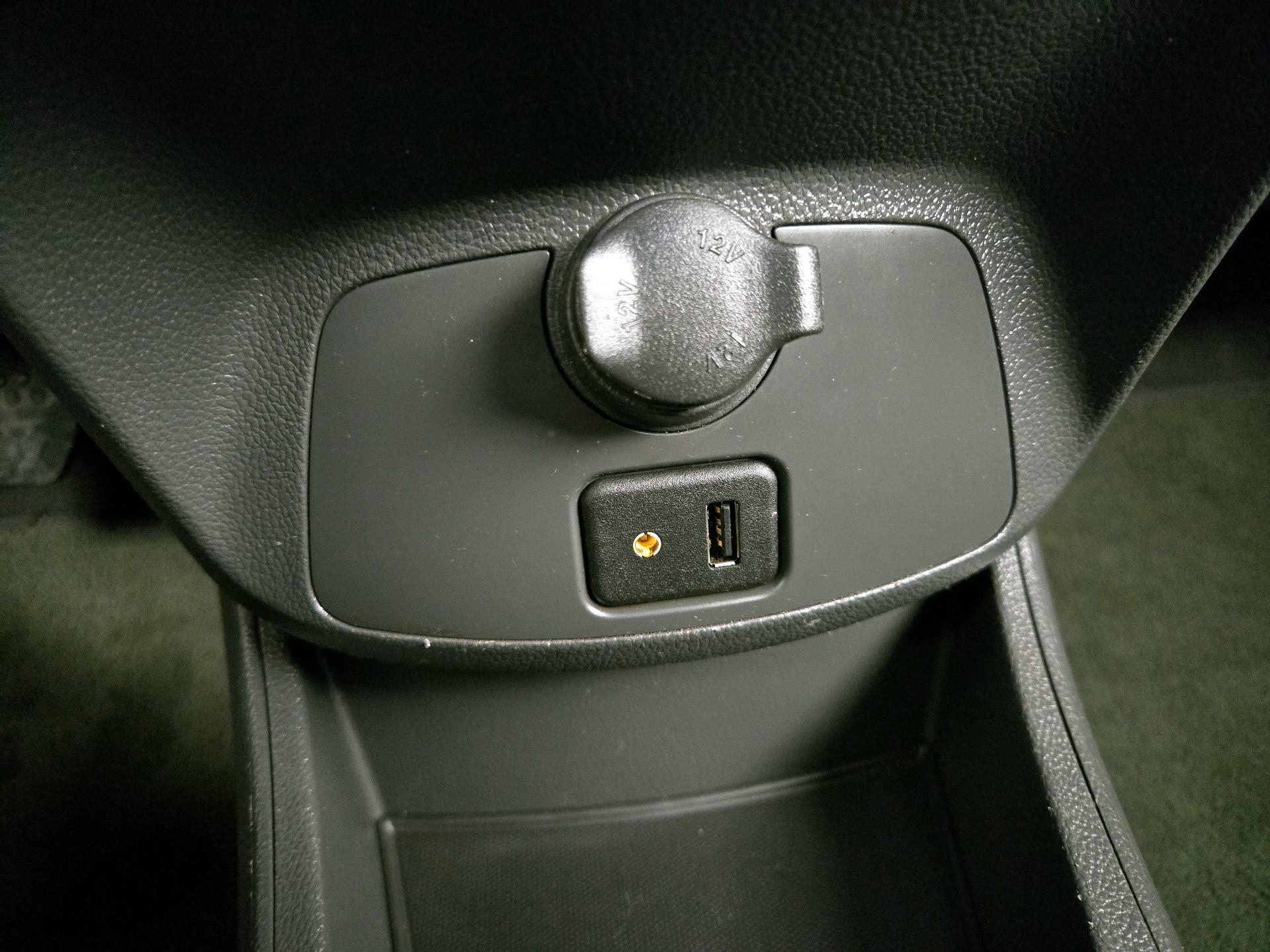 Thumbnail: 2014 Chevrolet Spark - 17
