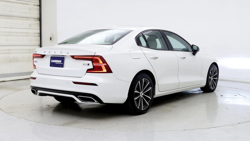 2022 Volvo S60 B5 Momentum 8