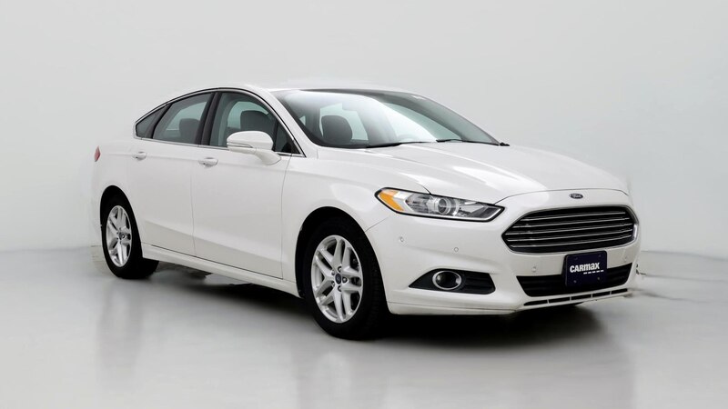 2014 Ford Fusion SE Hero Image