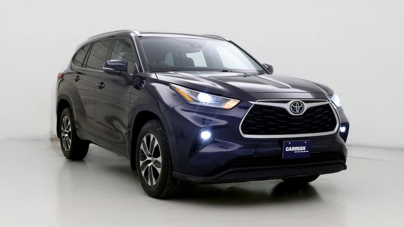 2021 Toyota Highlander XLE Hero Image