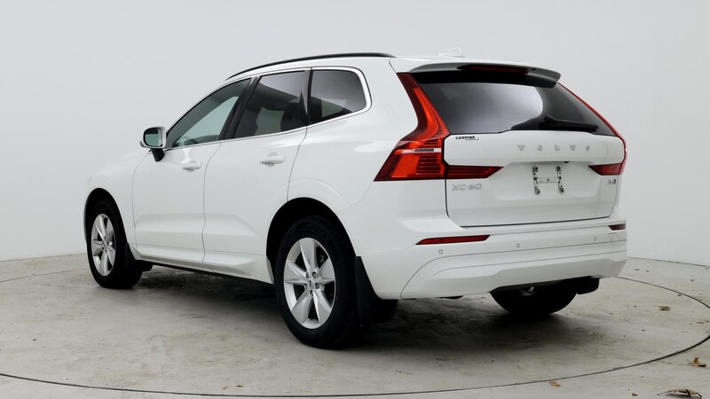 2022 Volvo XC60 B5 Momentum 2