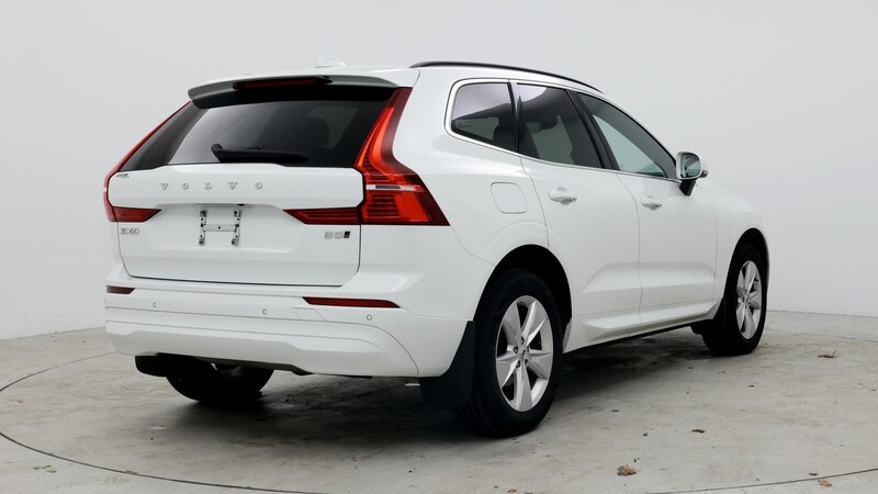 2022 Volvo XC60 B5 Momentum 8