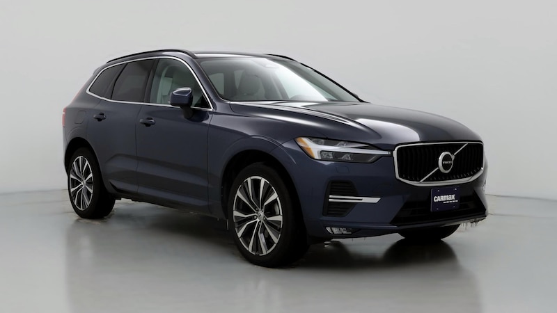 2022 Volvo XC60 B5 Momentum Hero Image