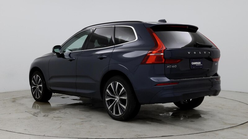 2022 Volvo XC60 B5 Momentum 2