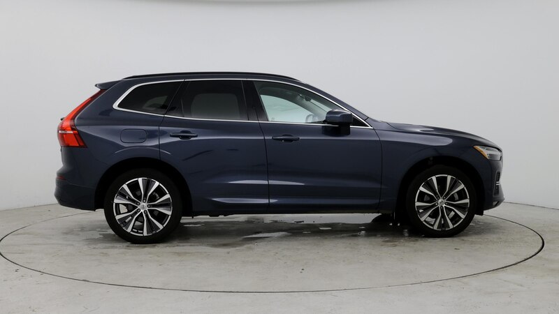 2022 Volvo XC60 B5 Momentum 7