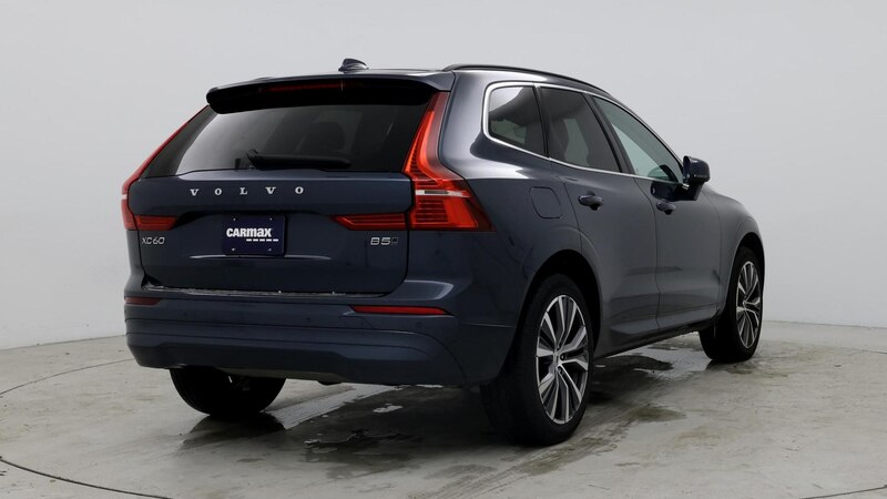 2022 Volvo XC60 B5 Momentum 8