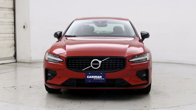 2022 Volvo S60 B5 Momentum 5