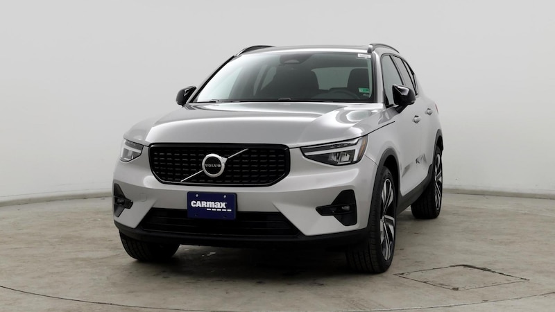 2023 Volvo XC40 B4 Plus 4