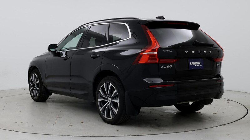 2022 Volvo XC60 B5 Momentum 2