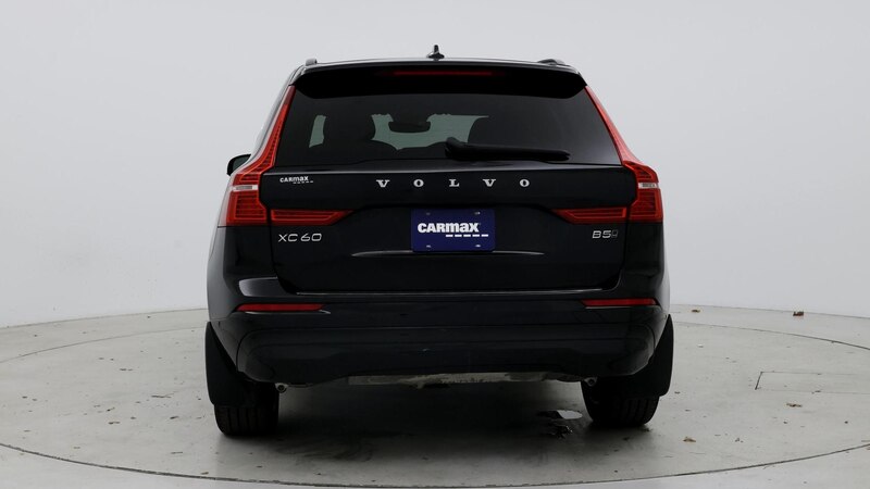 2022 Volvo XC60 B5 Momentum 6