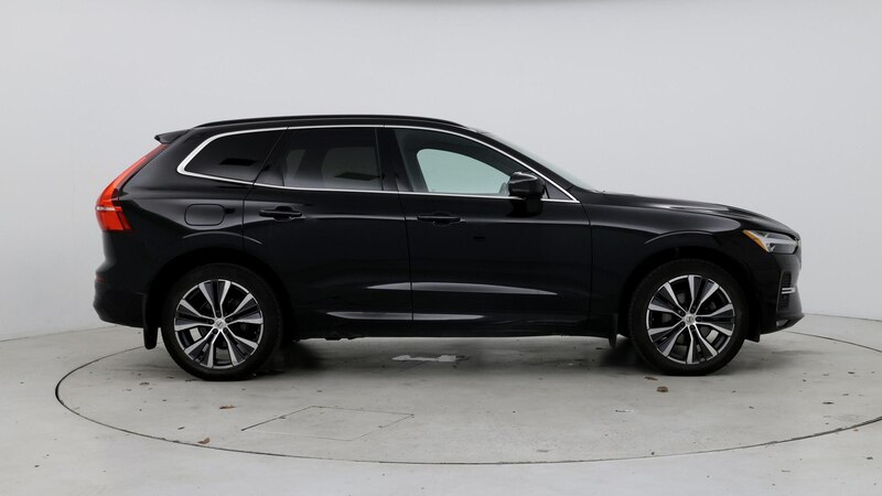 2022 Volvo XC60 B5 Momentum 7