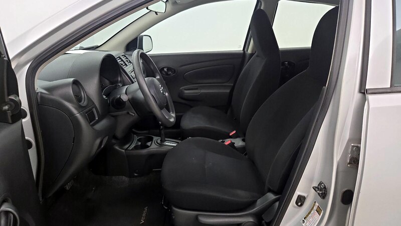 2013 Nissan Versa S 11