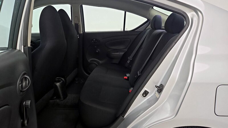 2013 Nissan Versa S 17