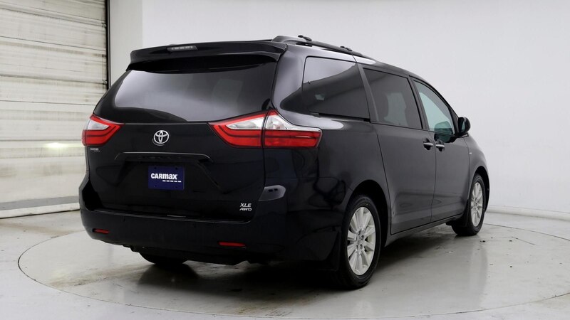 2016 Toyota Sienna XLE Premium 8