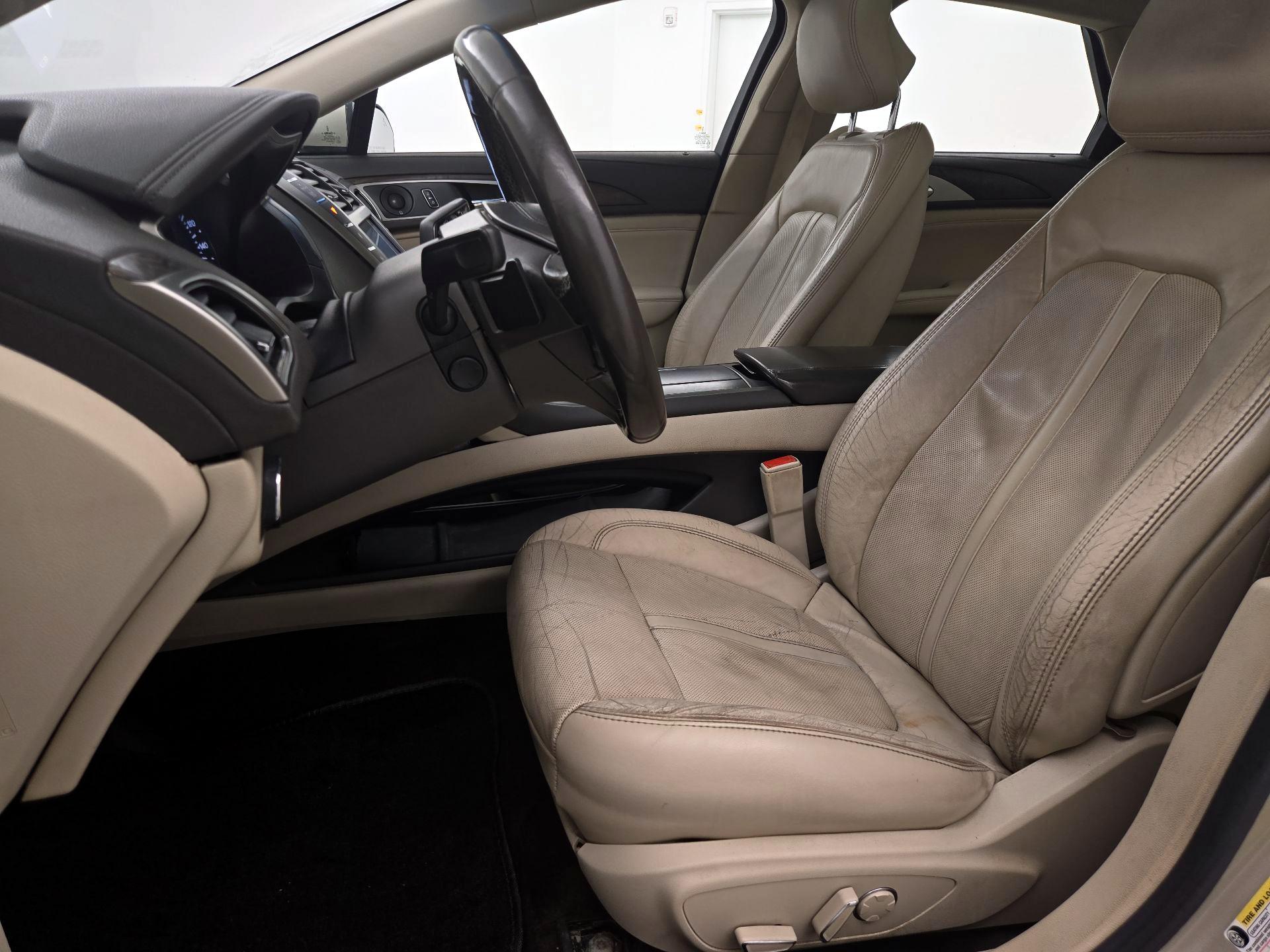 Thumbnail: 2017 Lincoln MKZ - 11