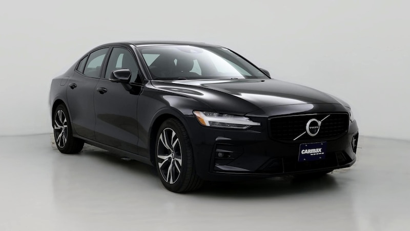 2022 Volvo S60 B5 Momentum Hero Image