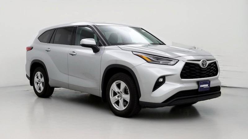 2022 Toyota Highlander LE Hero Image