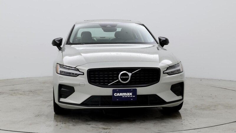 2022 Volvo S60 B5 Momentum 5