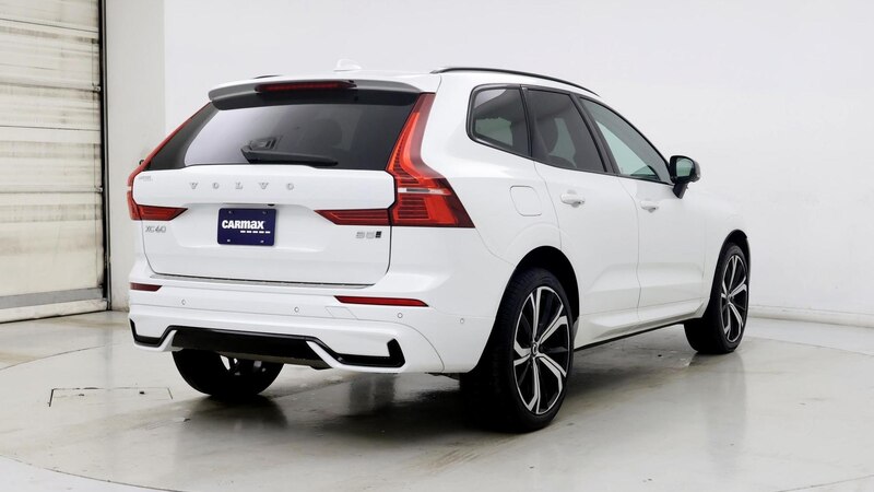 2023 Volvo XC60 B5 Ultimate 8