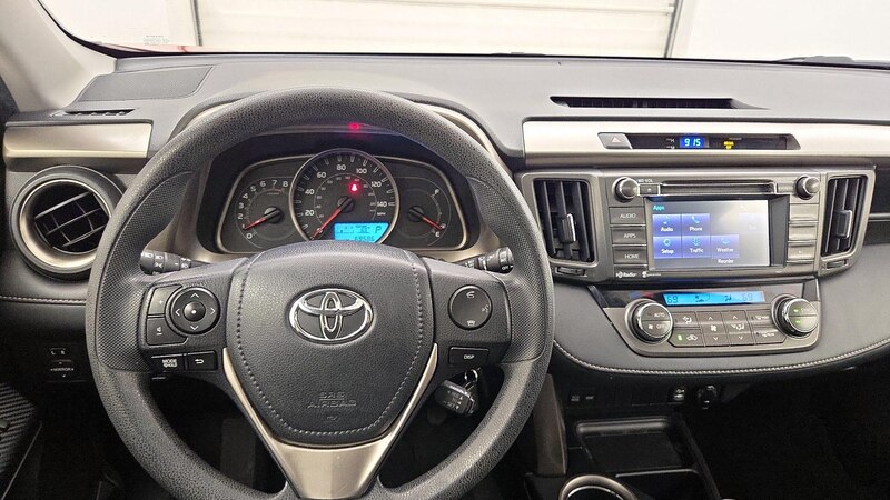 2015 Toyota RAV4 XLE 10