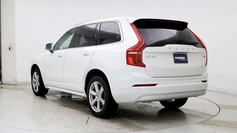 2022 Volvo XC90 T6 Momentum 2