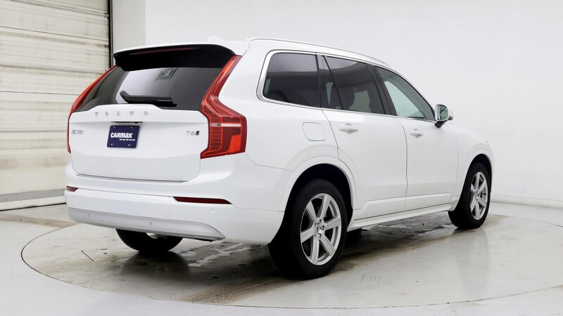 2022 Volvo XC90 T6 Momentum 8