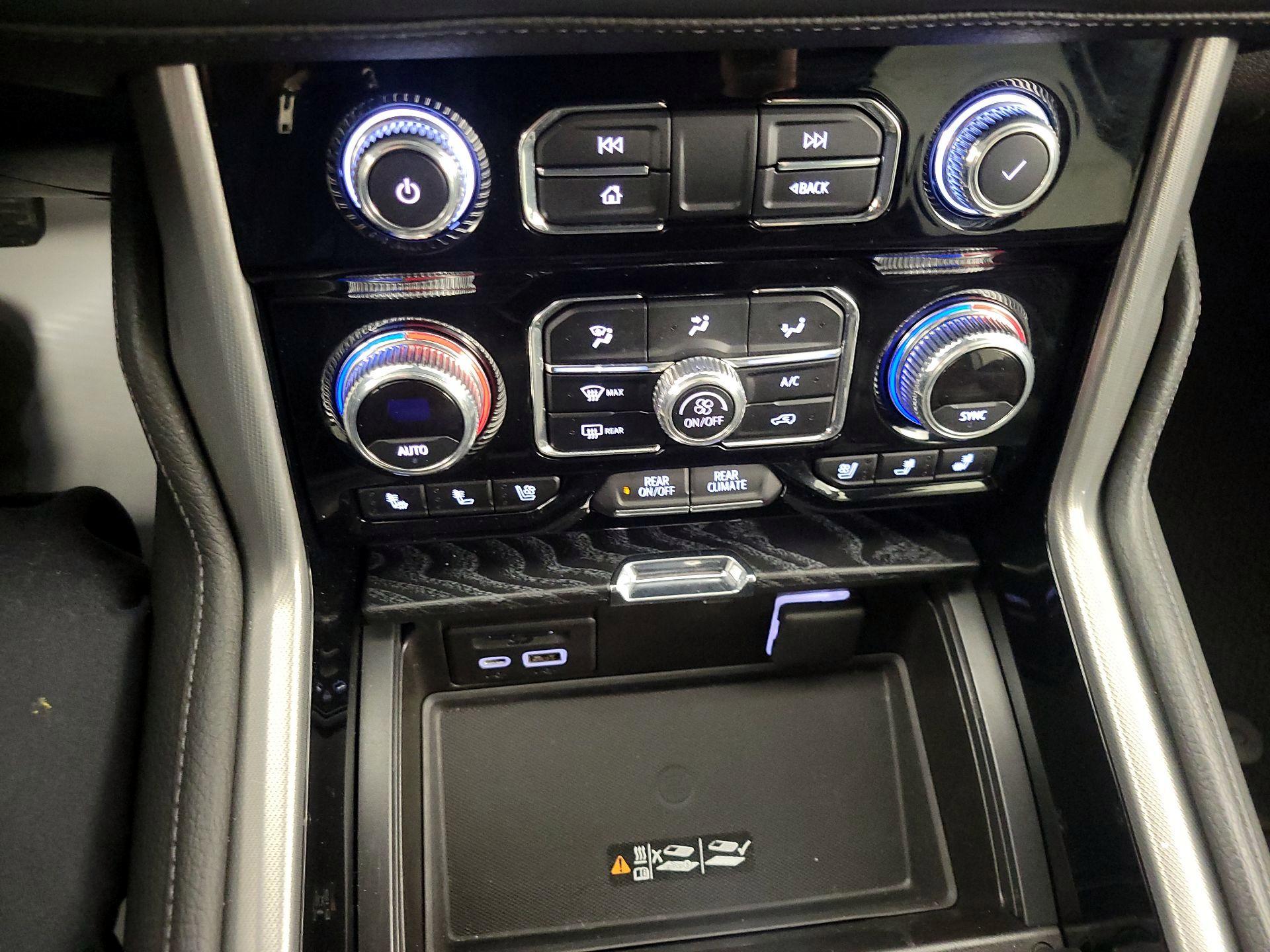 Thumbnail: 2021 GMC Yukon XL - 17