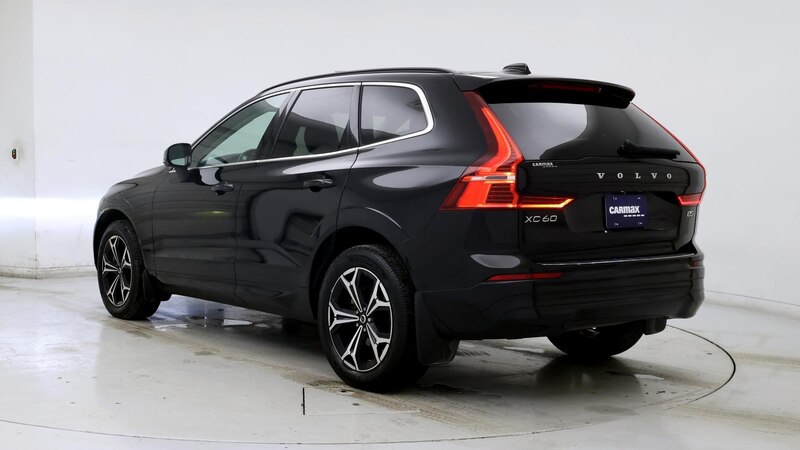 2022 Volvo XC60 B5 Momentum 2