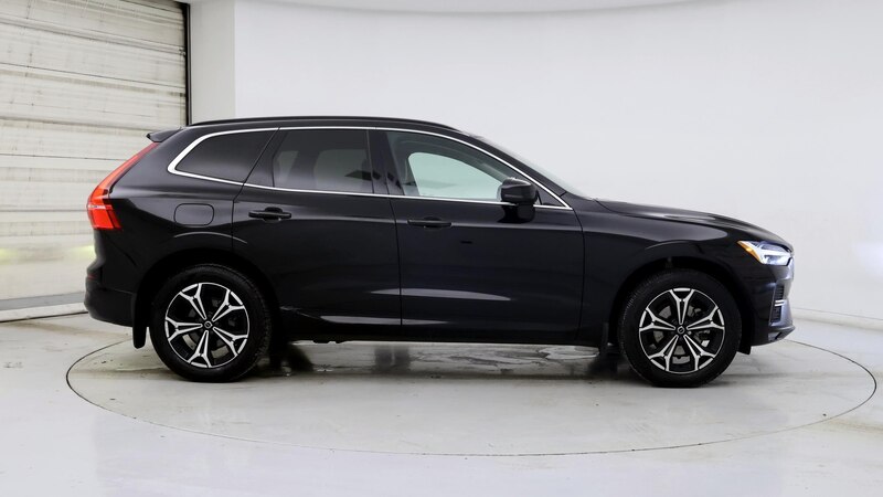 2022 Volvo XC60 B5 Momentum 7