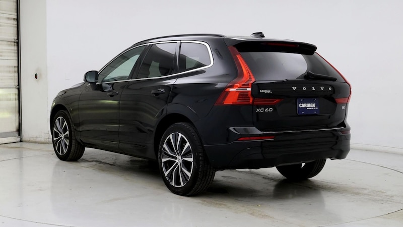 2022 Volvo XC60 B5 Momentum 2