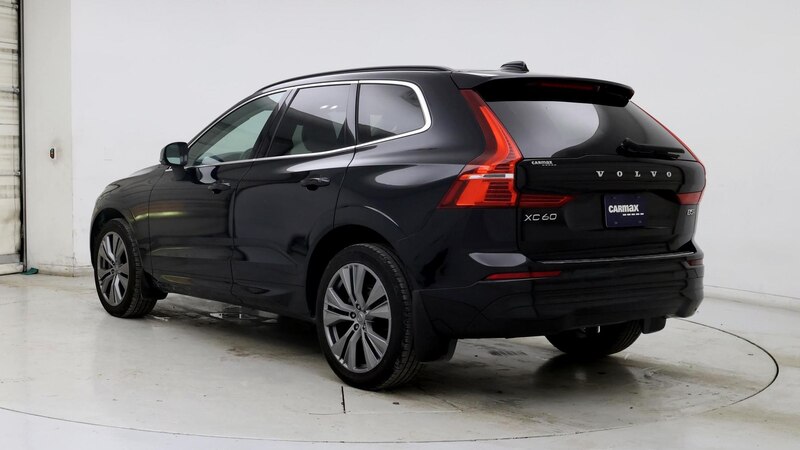 2022 Volvo XC60 B5 Momentum 2