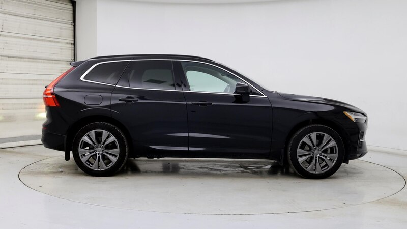 2022 Volvo XC60 B5 Momentum 7