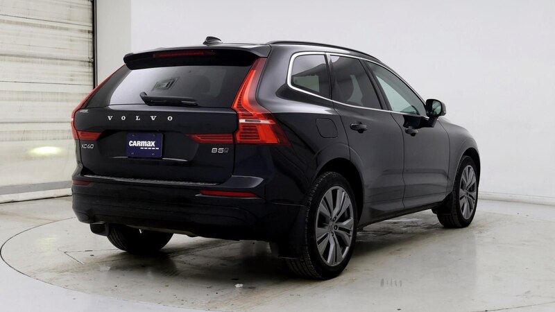 2022 Volvo XC60 B5 Momentum 8