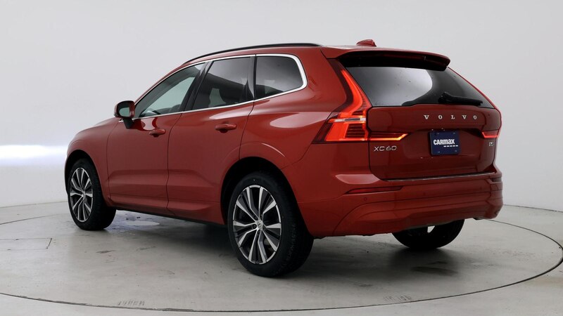 2022 Volvo XC60 B5 Momentum 2