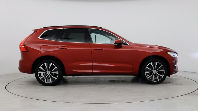 2022 Volvo XC60 B5 Momentum 7