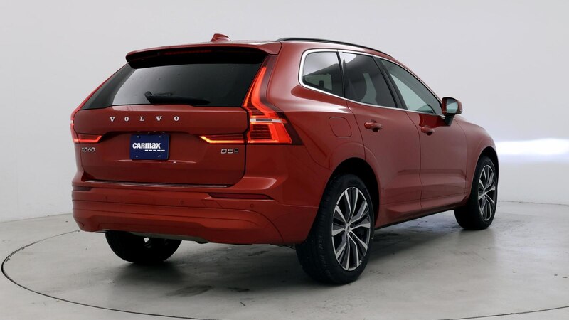 2022 Volvo XC60 B5 Momentum 8